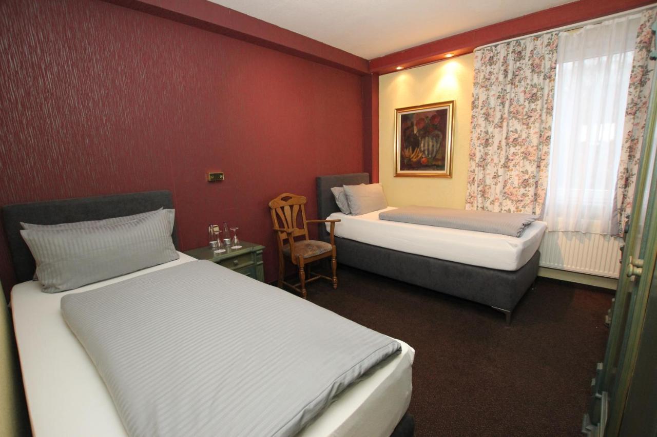 Hotel Restaurant Zur Linde パッテンゼン エクステリア 写真