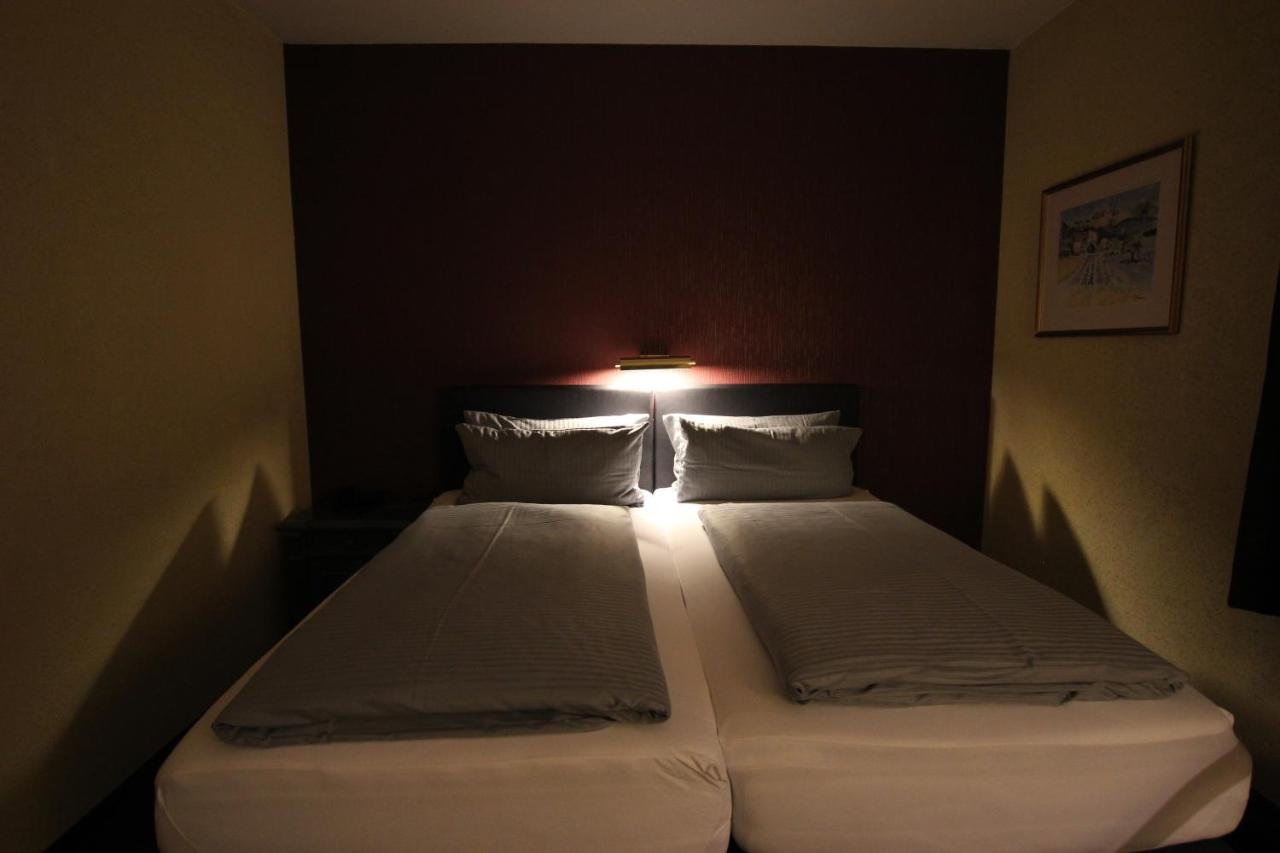 Hotel Restaurant Zur Linde パッテンゼン エクステリア 写真