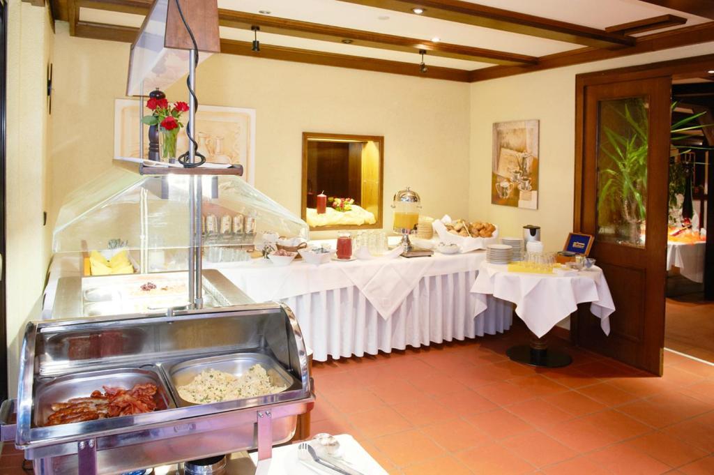 Hotel Restaurant Zur Linde パッテンゼン エクステリア 写真